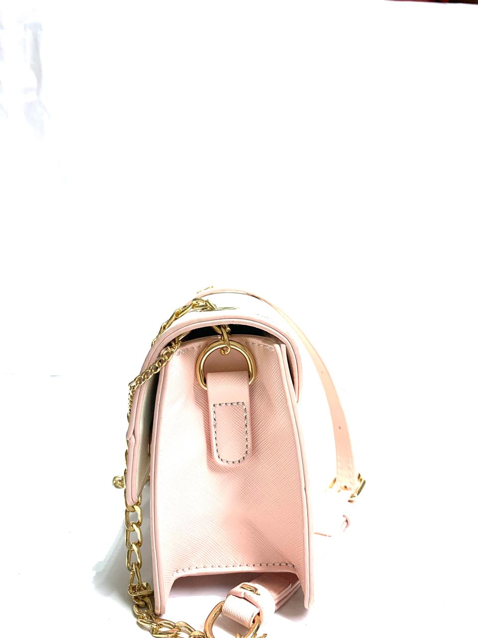 White Travel Print Chain Bag